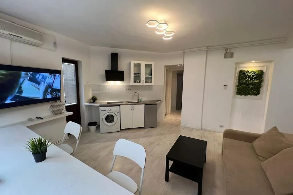 Heart Of The City Chic 2-Bedroom Apartment Bukurešť